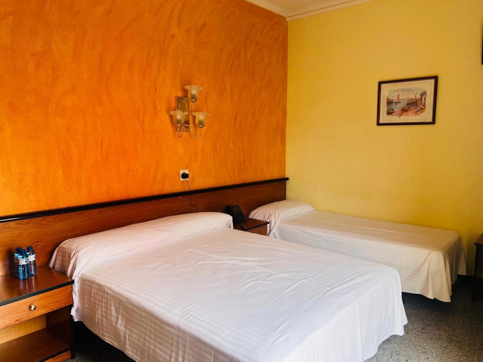 Hotel Continental Calella Eksteriør bilde